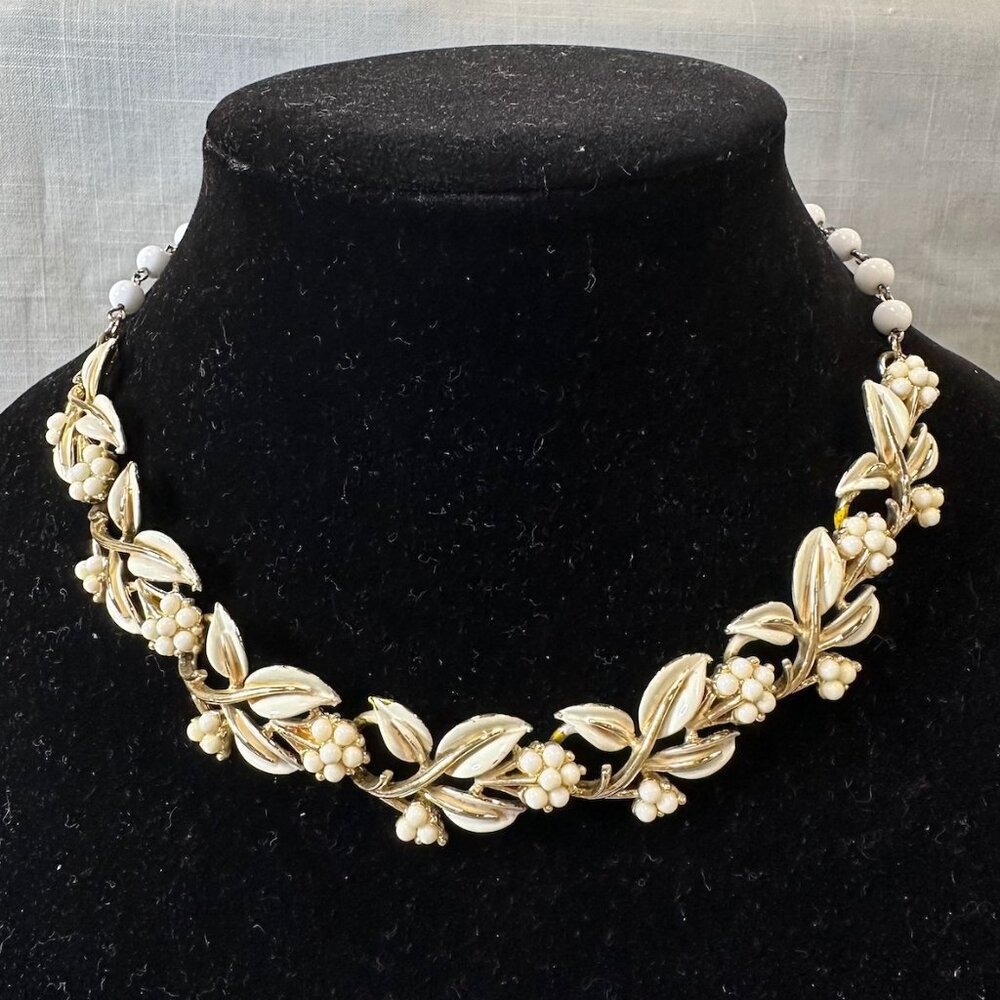 Vintage Coro Gold Tone Cream Enameled Floral Choker Necklace